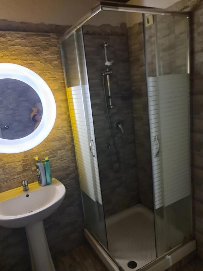 Historic E Comfort Suite - Locazione Semplice بولونيا المظهر الخارجي الصورة