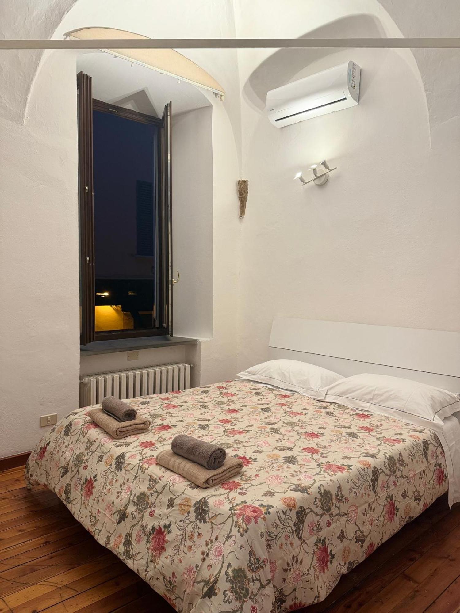Historic E Comfort Suite - Locazione Semplice بولونيا المظهر الخارجي الصورة
